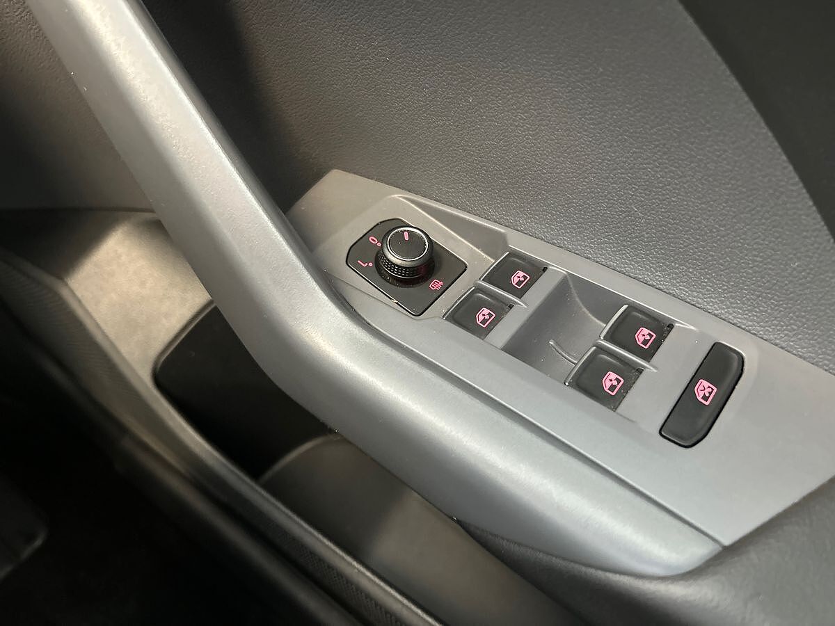 Volkswagen T-Cross 1.0 TSI (110ps) United Hatchback