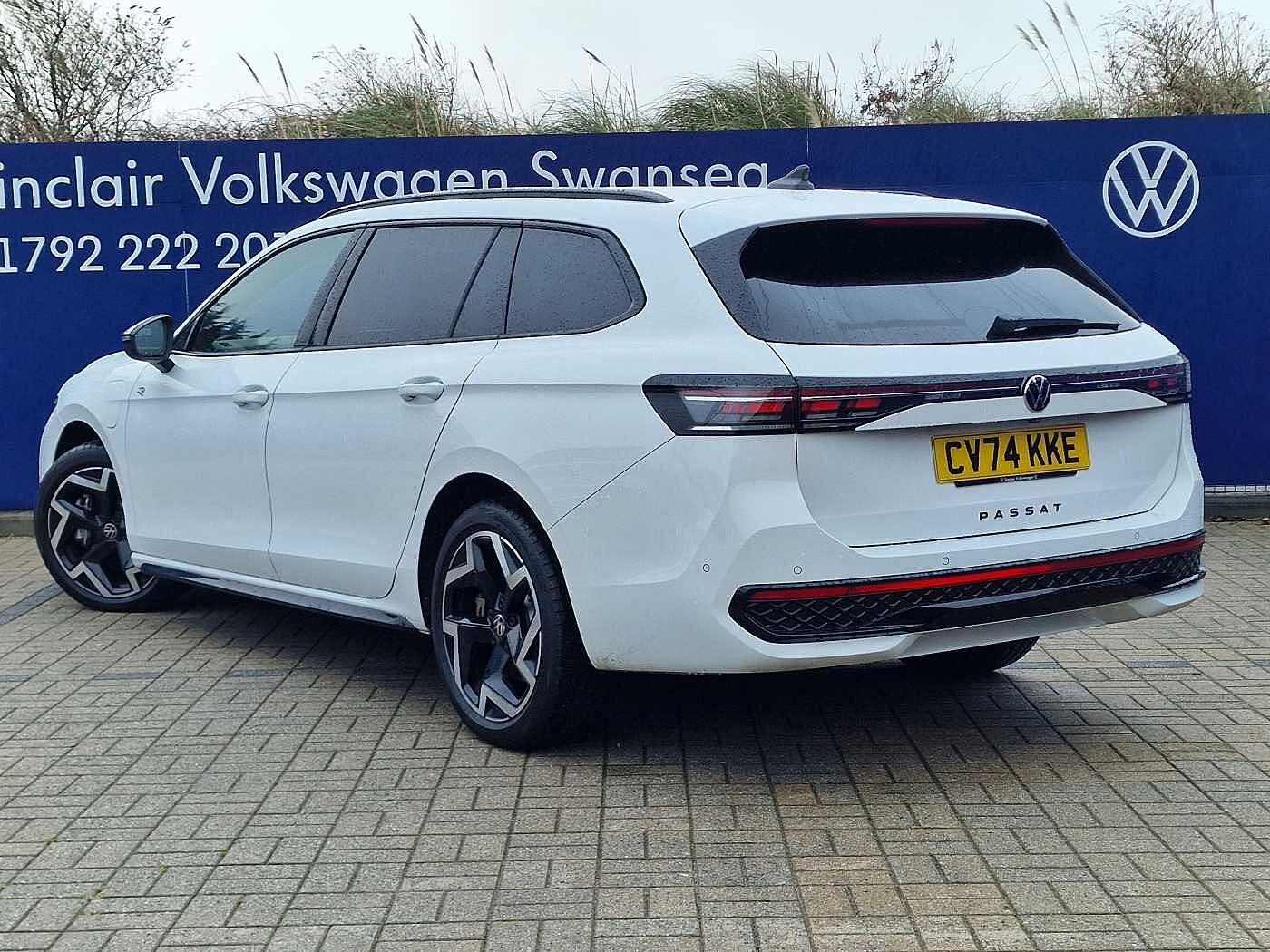 Volkswagen Passat 1.5 TSI (272ps) R-Line eHybrid DSG + CLICK AND COLLECT