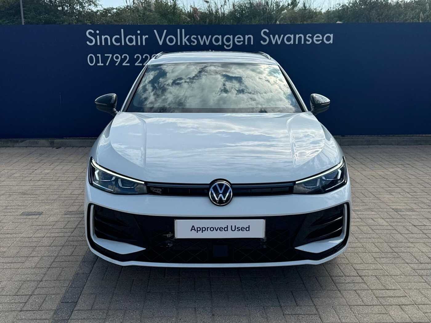 Volkswagen Passat 1.5 TSI (272ps) R-Line eHybrid DSG + CLICK AND COLLECT