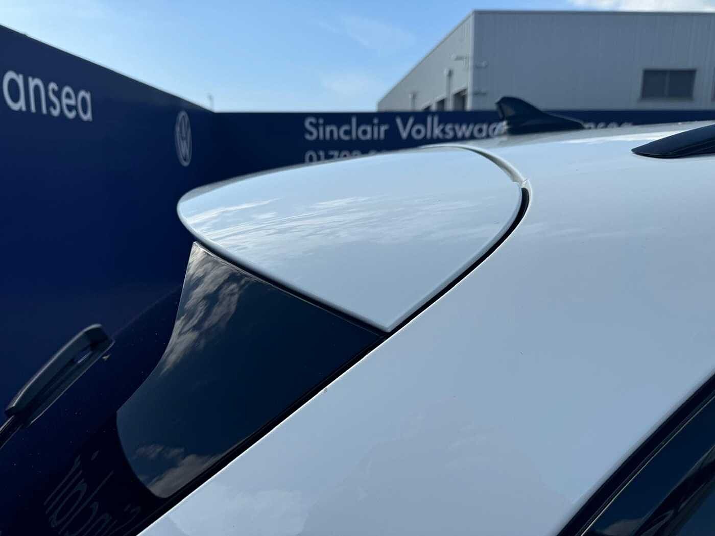 Volkswagen Passat 1.5 TSI (272ps) R-Line eHybrid DSG + CLICK AND COLLECT