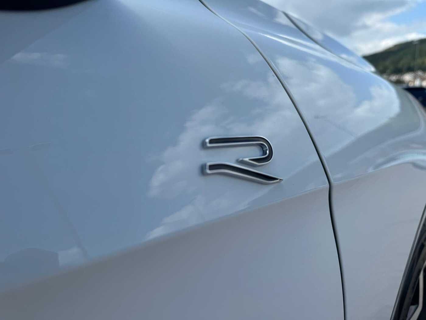 Volkswagen Passat 1.5 TSI (272ps) R-Line eHybrid DSG + CLICK AND COLLECT