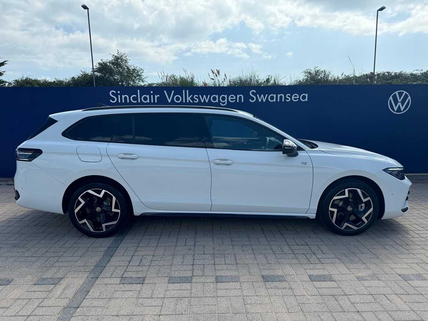 Volkswagen Passat 1.5 TSI (272ps) R-Line eHybrid DSG + CLICK AND COLLECT