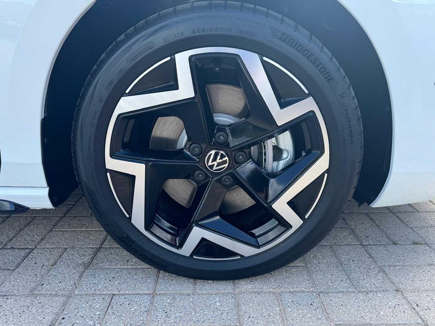 Volkswagen Passat 1.5 TSI (272ps) R-Line eHybrid DSG + CLICK AND COLLECT