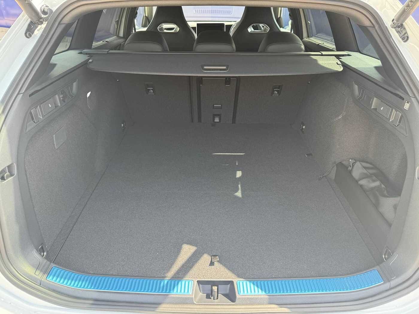 Volkswagen Passat 1.5 TSI (272ps) R-Line eHybrid DSG + CLICK AND COLLECT