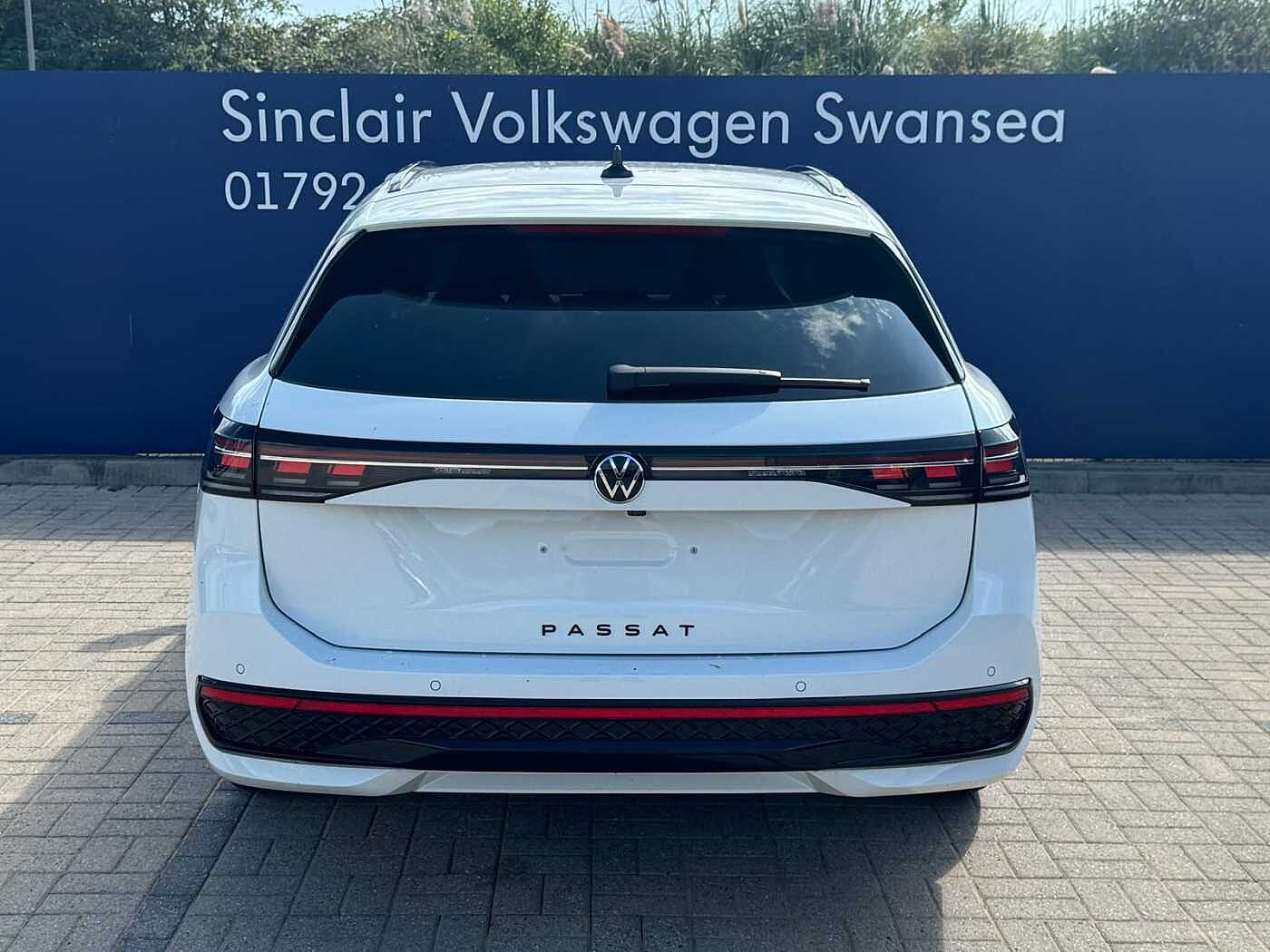 Volkswagen Passat 1.5 TSI (272ps) R-Line eHybrid DSG + CLICK AND COLLECT