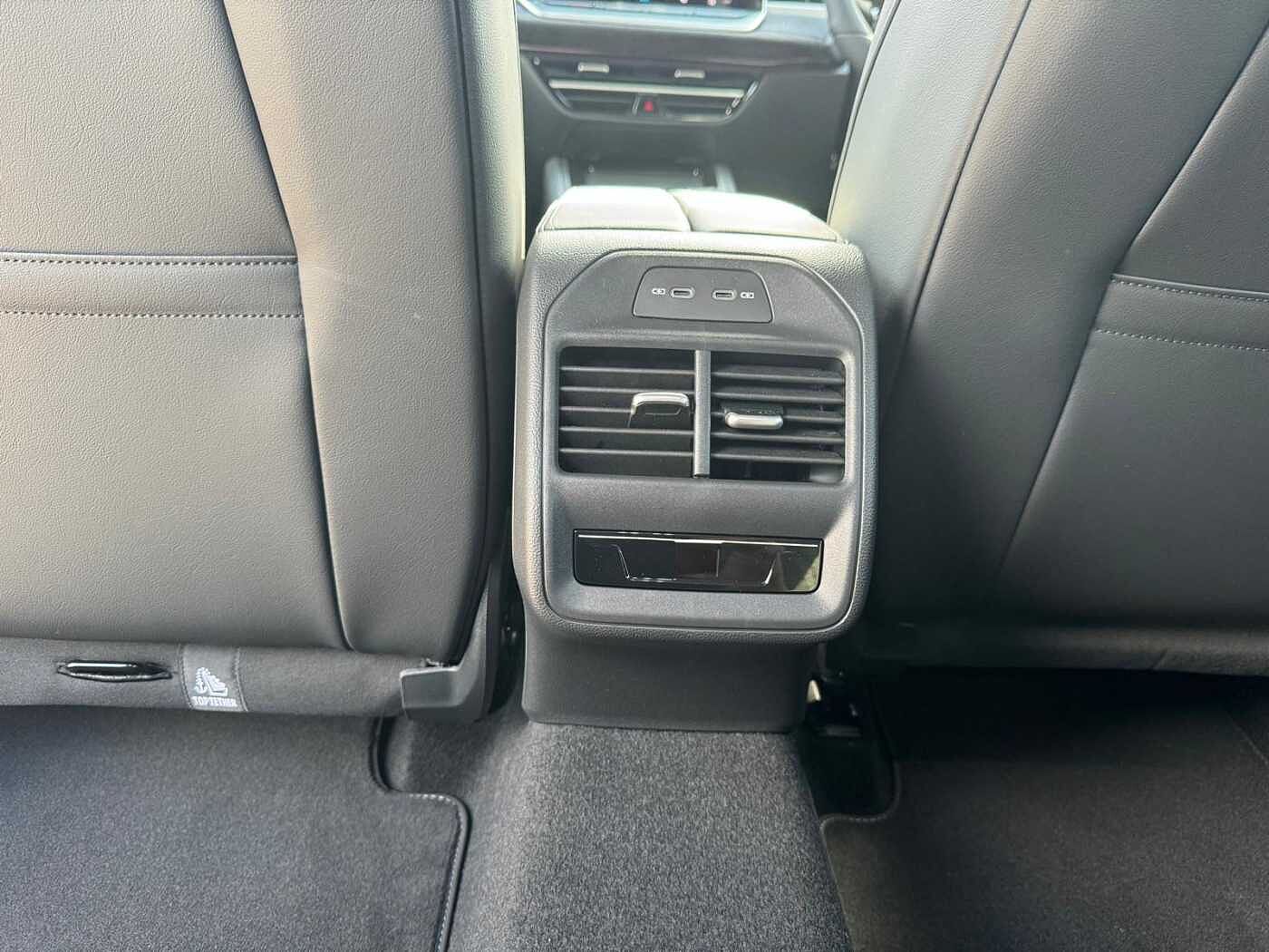 Volkswagen Passat 1.5 TSI (272ps) R-Line eHybrid DSG + CLICK AND COLLECT