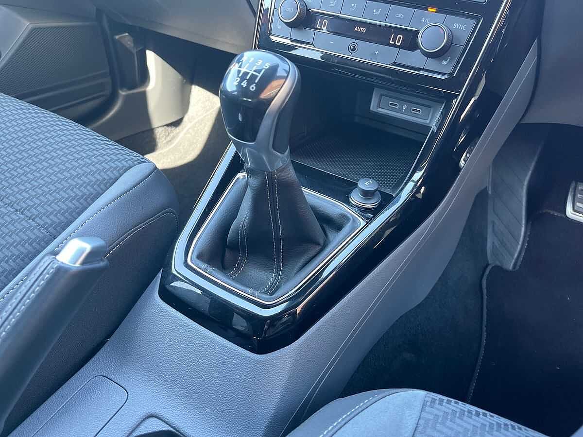 Volkswagen T-Cross 1.0 TSI (110ps) R-Line Hatchback