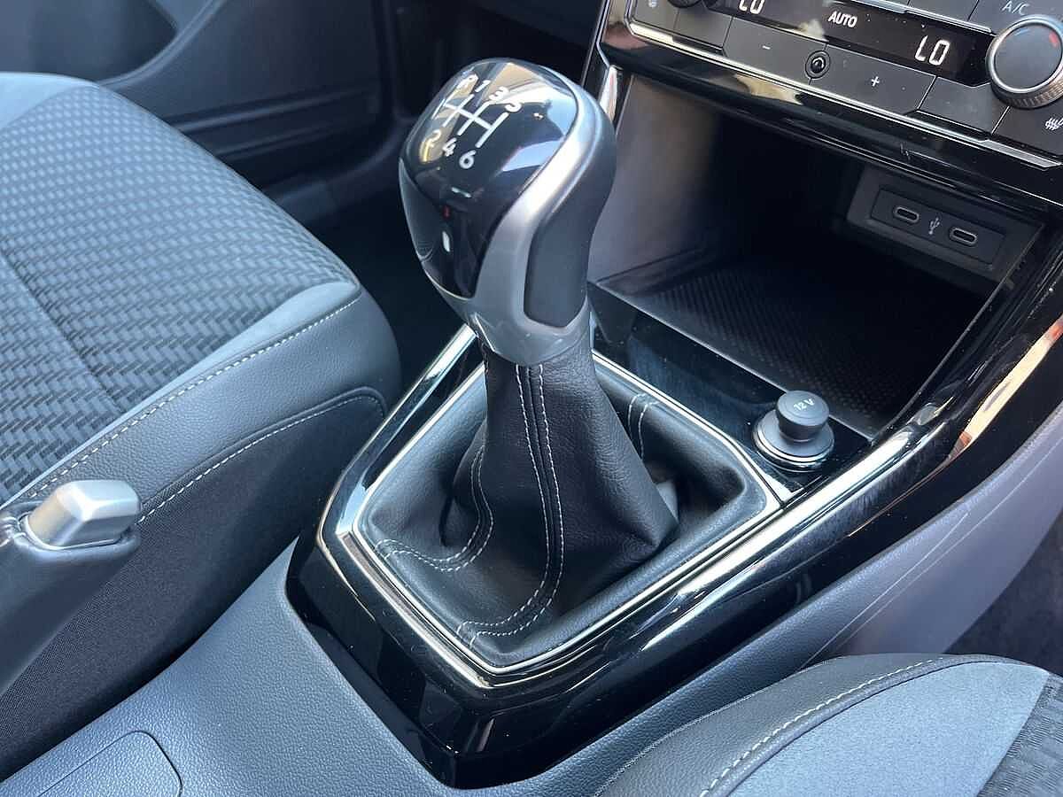 Volkswagen T-Cross 1.0 TSI (110ps) R-Line Hatchback
