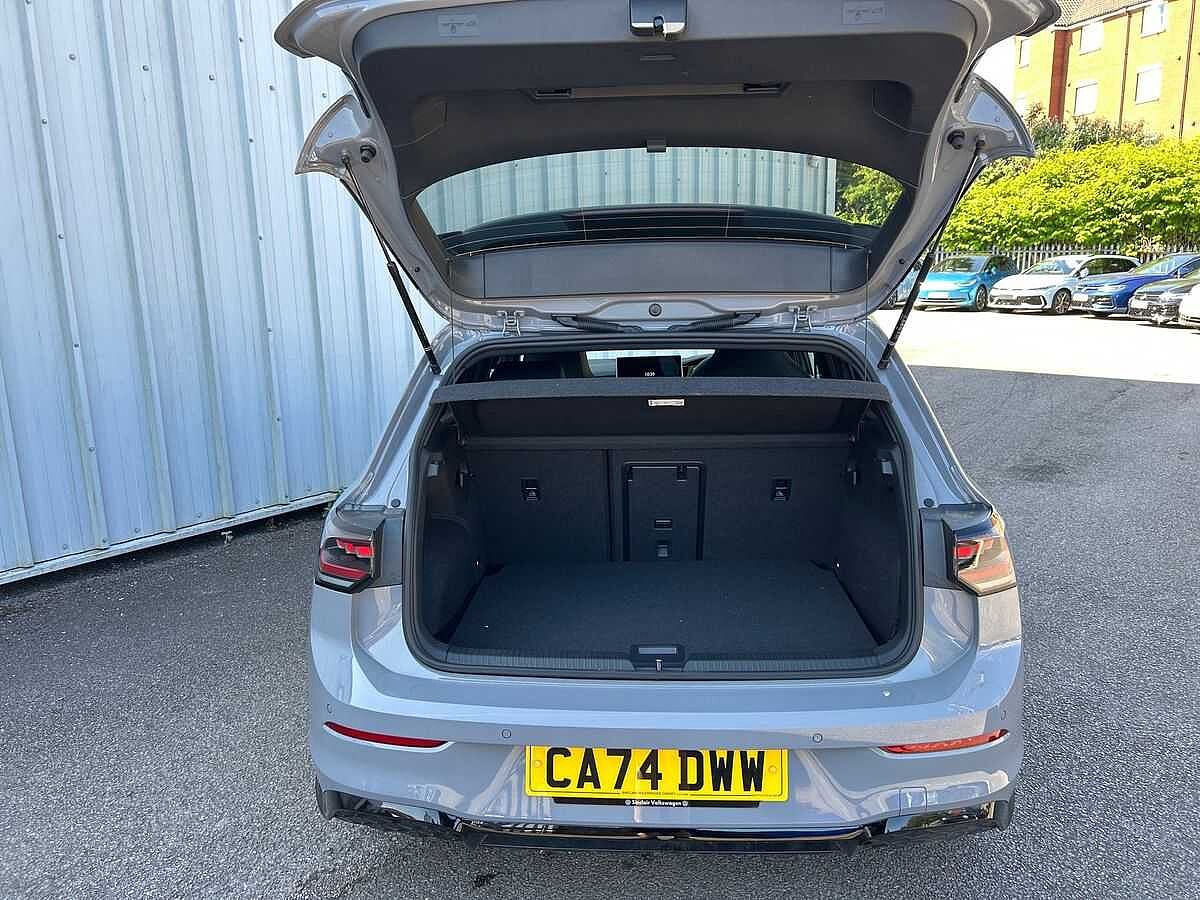 Volkswagen Golf Mark 8 Facelift(2024) Black Ed 1.5 TSI(150ps)