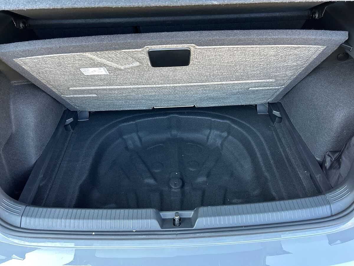 Volkswagen Golf Mark 8 Facelift(2024) Black Ed 1.5 TSI(150ps)