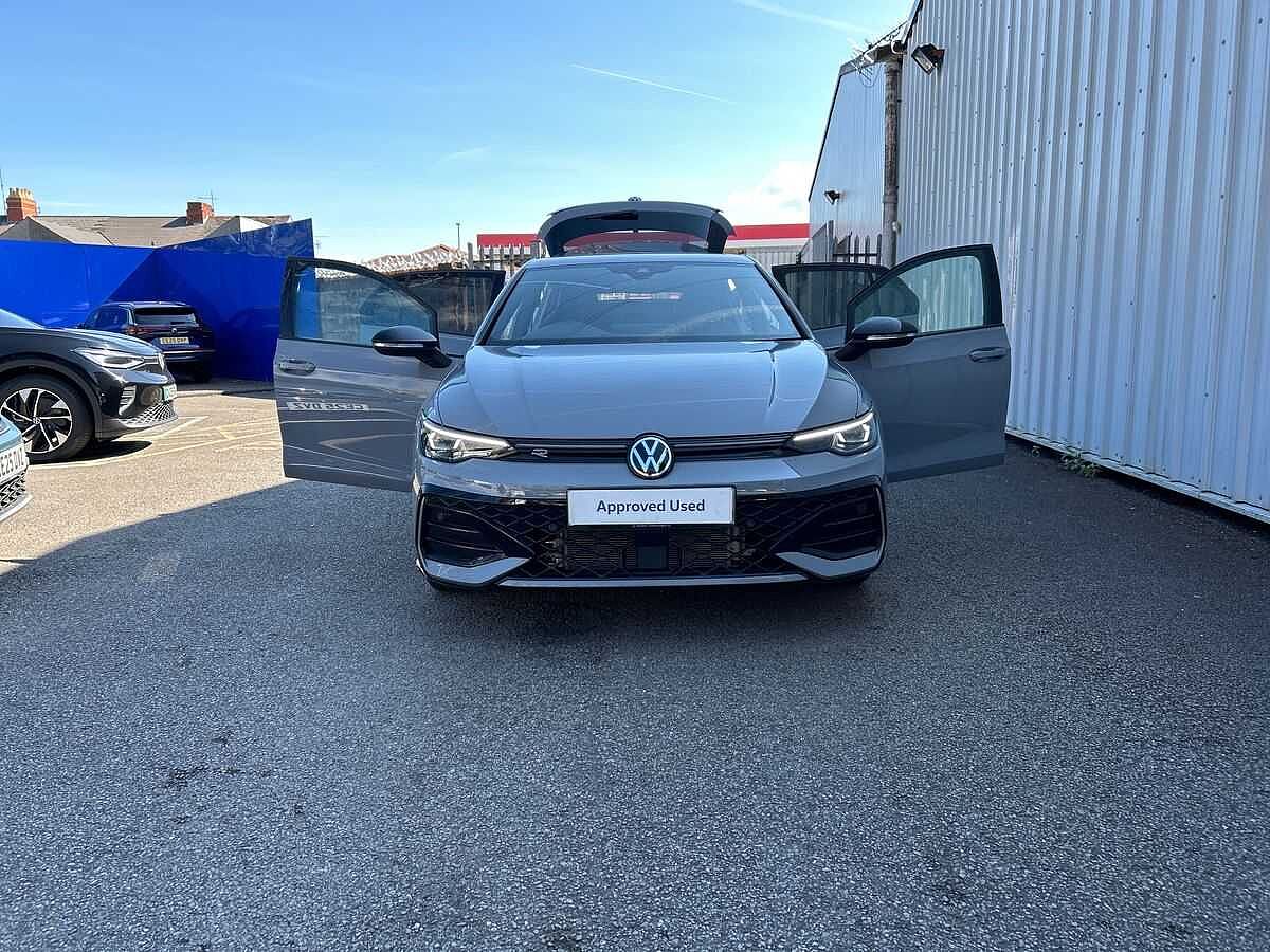 Volkswagen Golf Mark 8 Facelift(2024) Black Ed 1.5 TSI(150ps)