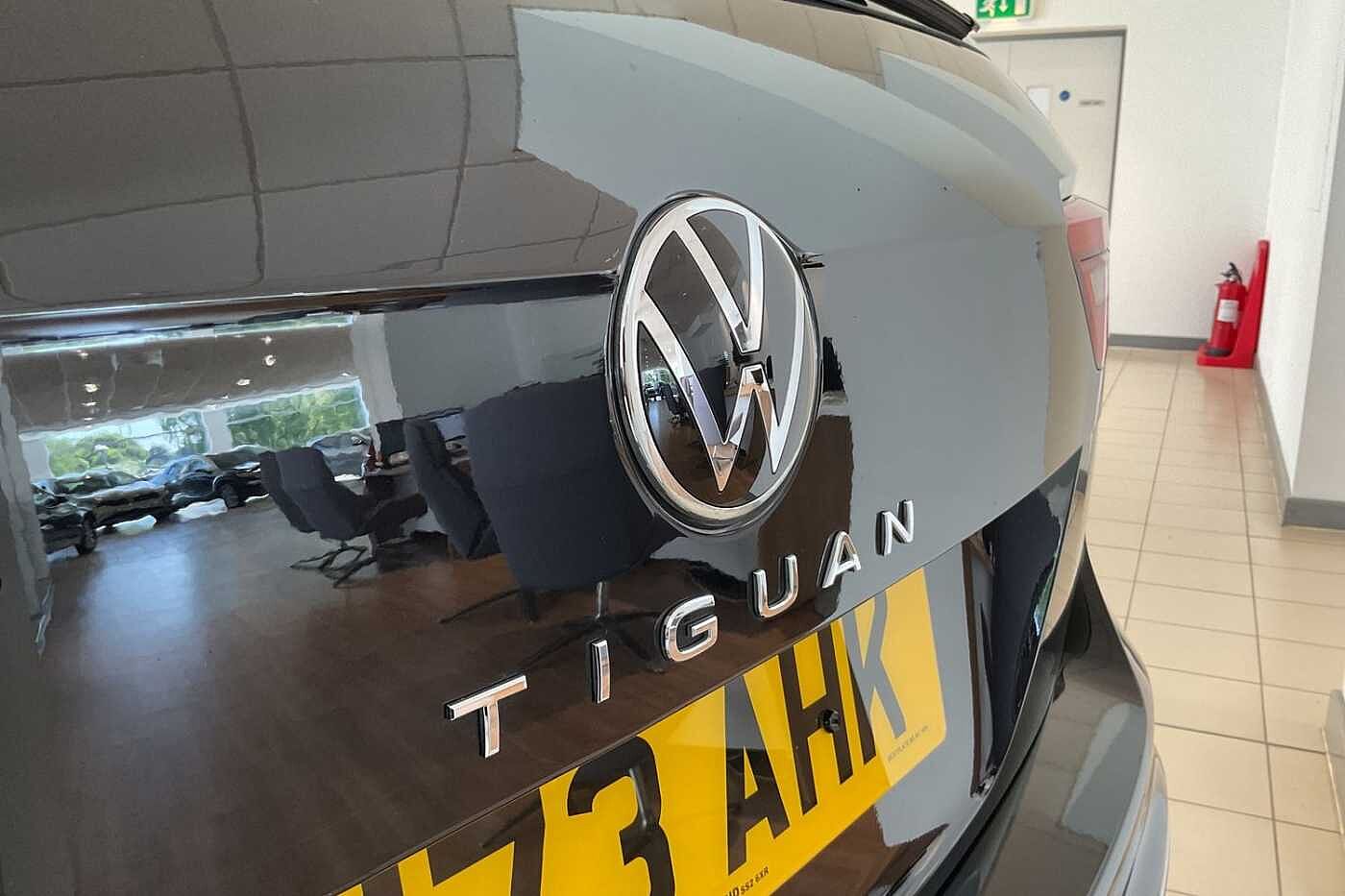 Volkswagen Tiguan 2.0 TDI R-Line Edition SUV 5dr Diesel DSG Euro 6 (s/s) (150 ps)