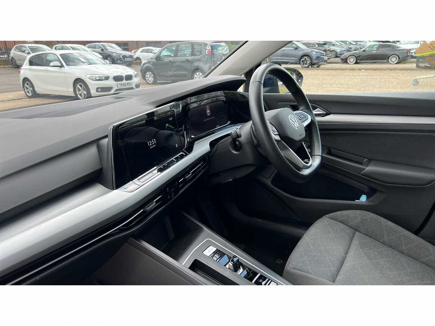Volkswagen Golf 2.0 TDI Life 5dr DSG