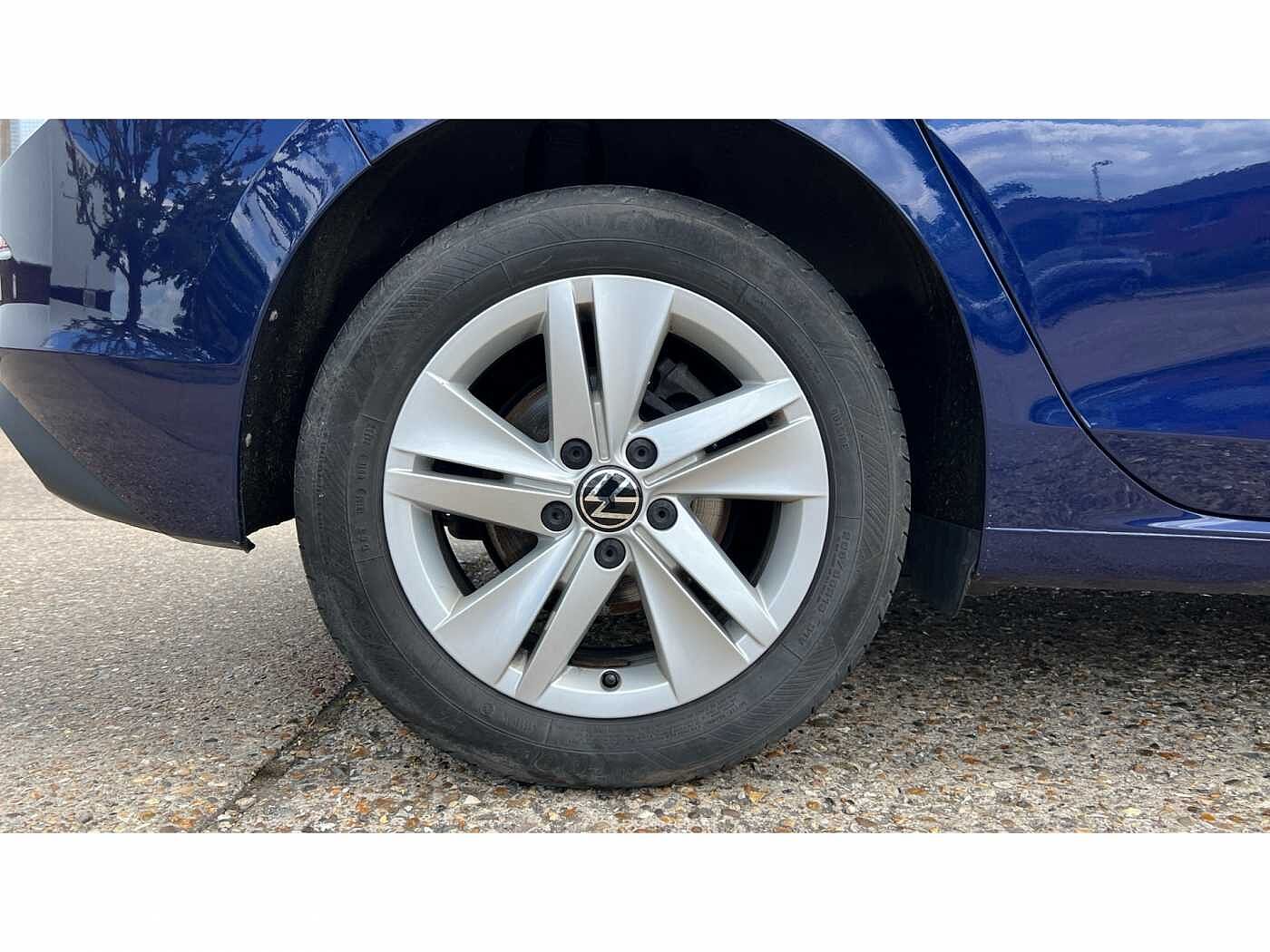 Volkswagen Golf 2.0 TDI Life 5dr DSG