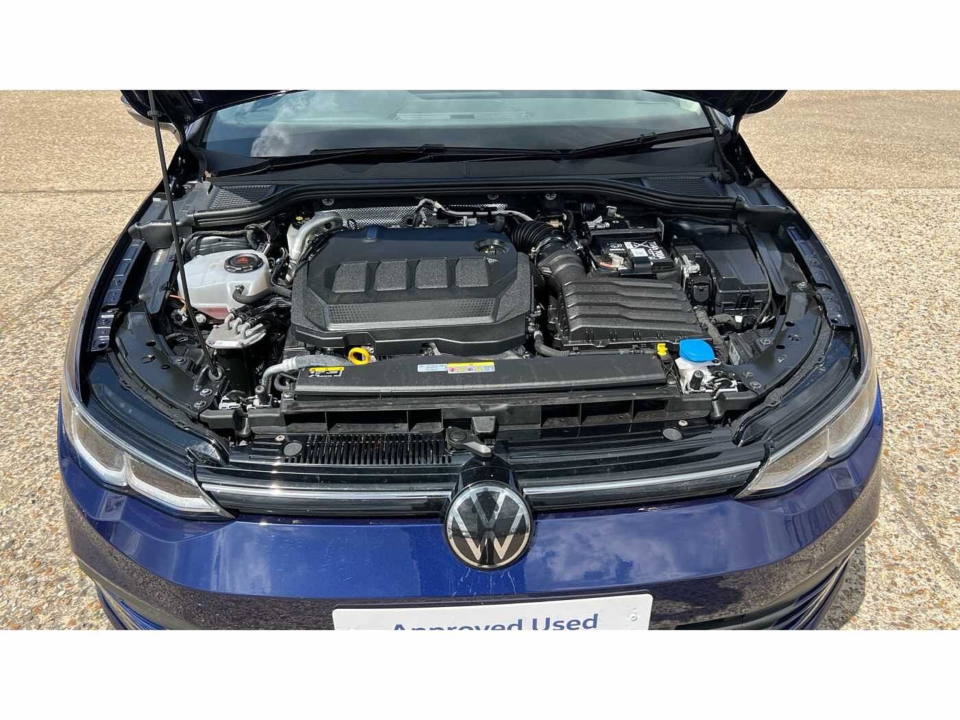 Volkswagen Golf 2.0 TDI Life 5dr DSG