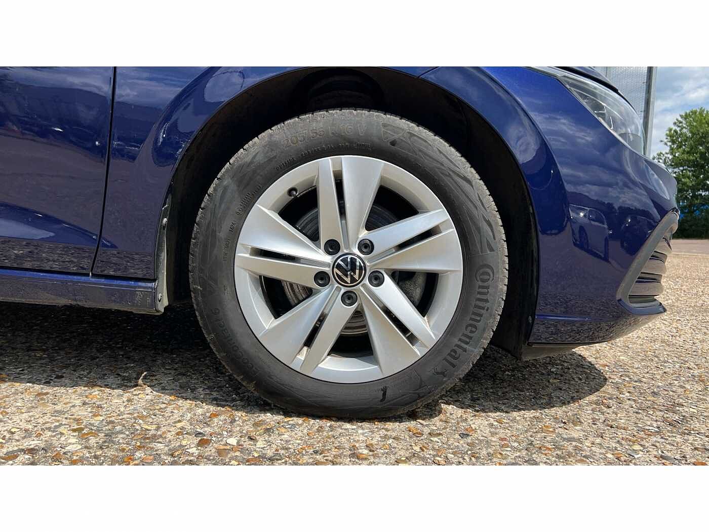 Volkswagen Golf 2.0 TDI Life 5dr DSG