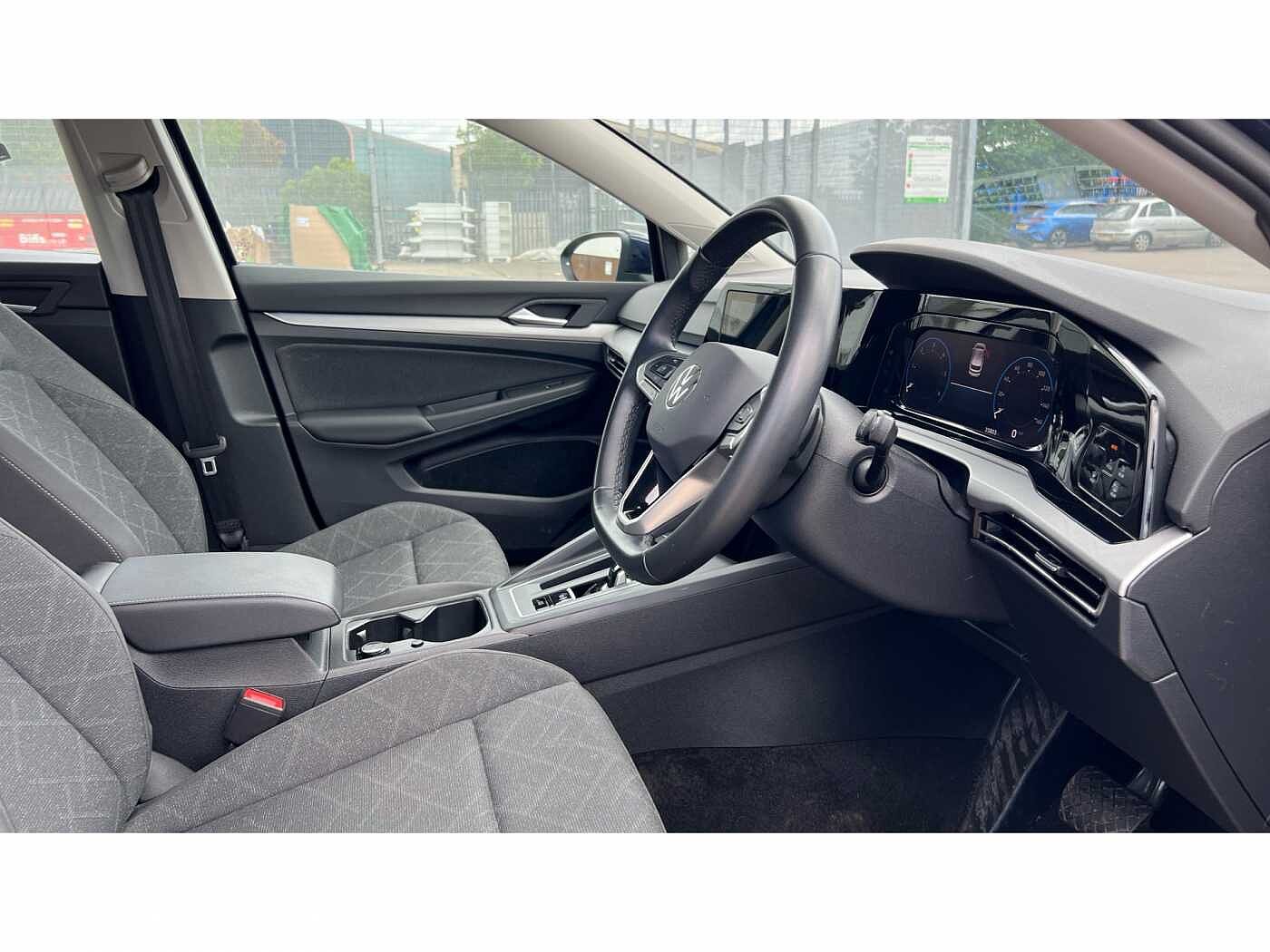 Volkswagen Golf 2.0 TDI Life 5dr DSG