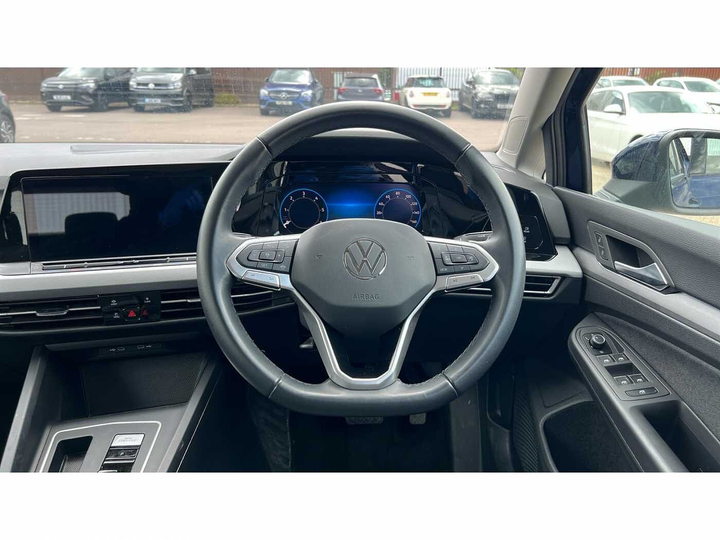 Volkswagen Golf 2.0 TDI Life 5dr DSG