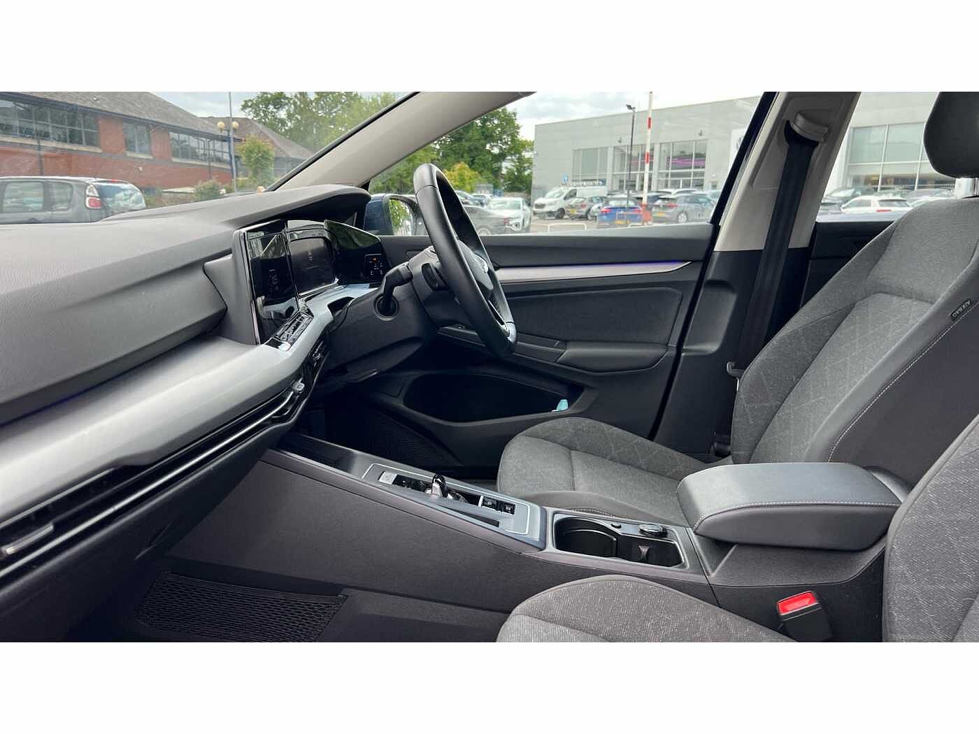 Volkswagen Golf 2.0 TDI Life 5dr DSG
